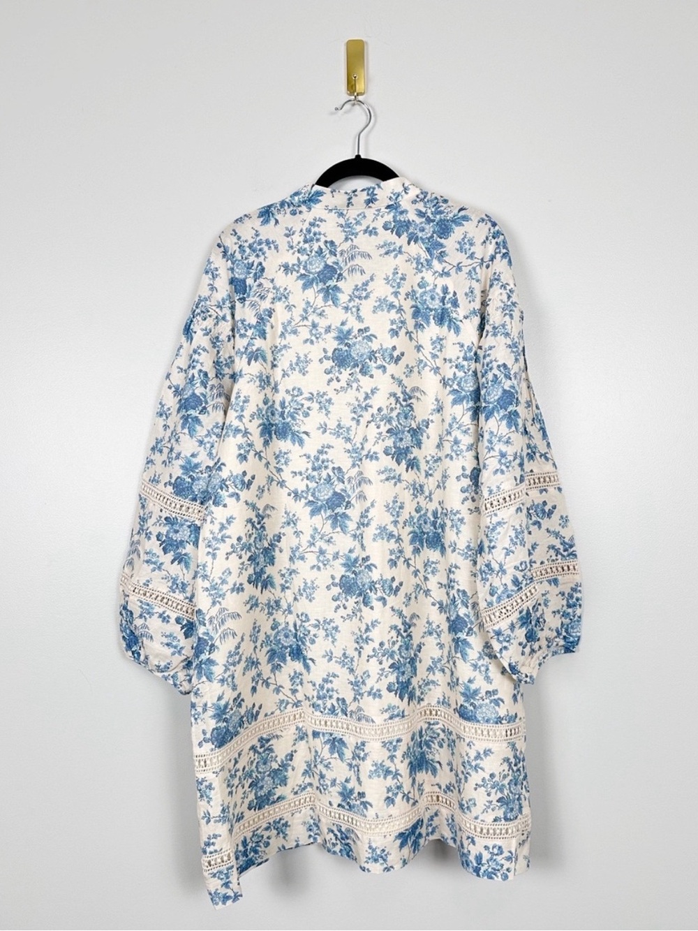 TUCKERNUCK Forget Me Not Floral Cotton Linen Mini Maryse Caftan - Picture 3 of 9